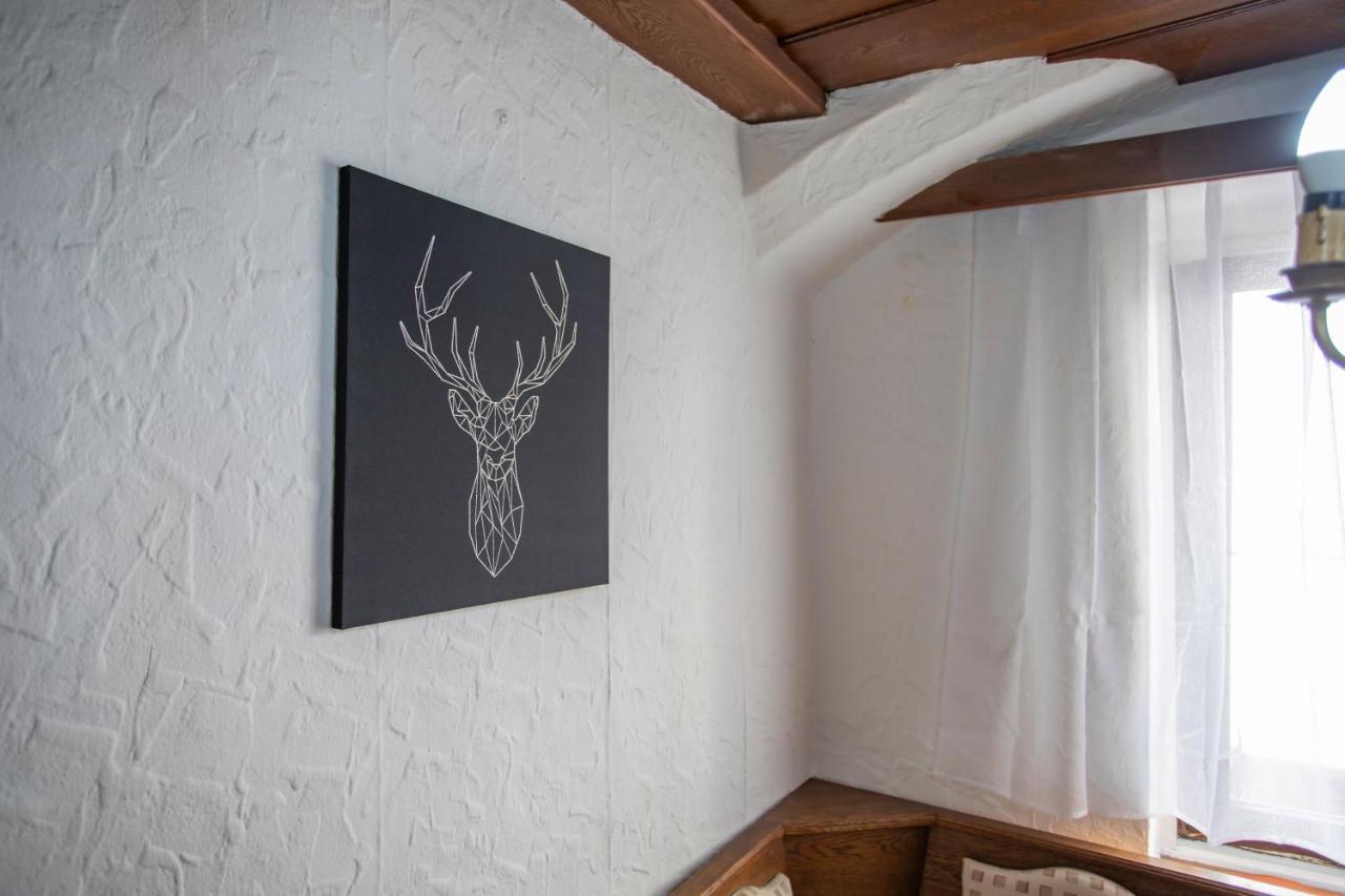 Traditional Old Town Apartment Hall in Tirol Exterior foto