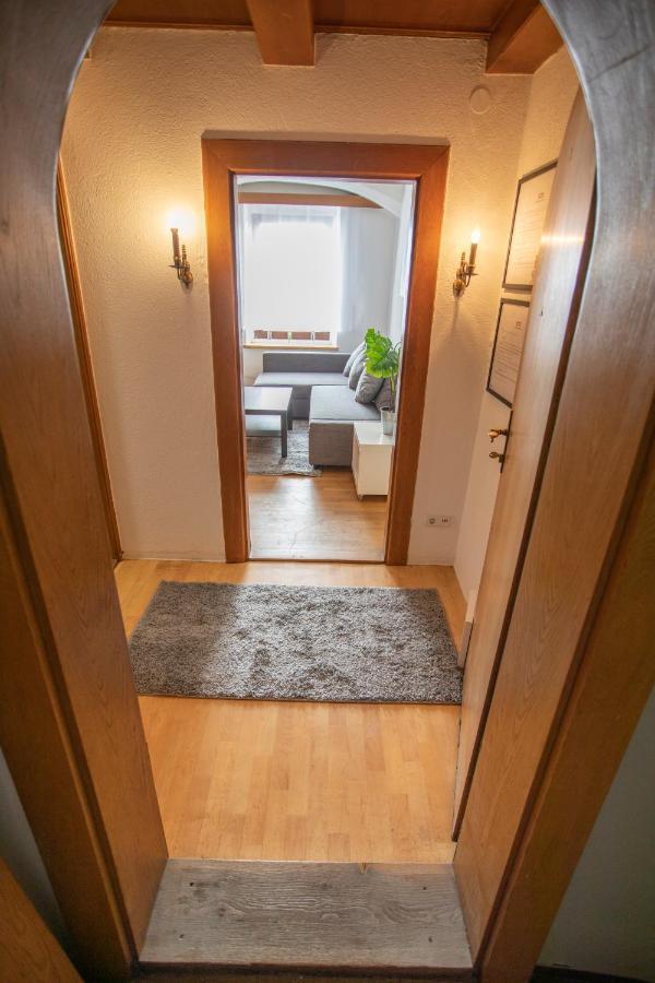 Traditional Old Town Apartment Hall in Tirol Exterior foto